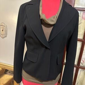 Elegant Women's Black Blazer